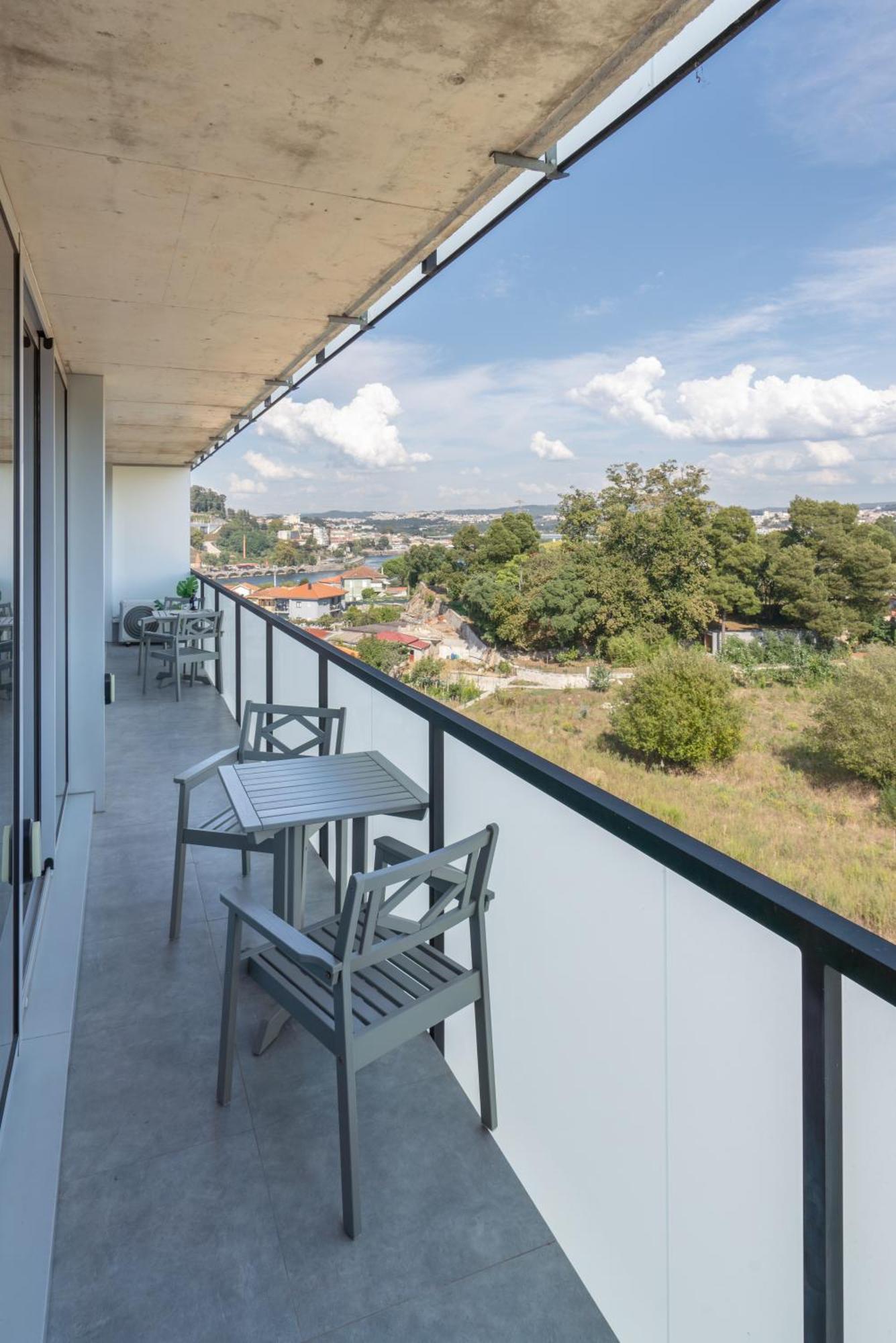 וילה נובה דה גאיה Host Wise - Luxurious Impressive Apartment - Balcony And Pool חדר תמונה